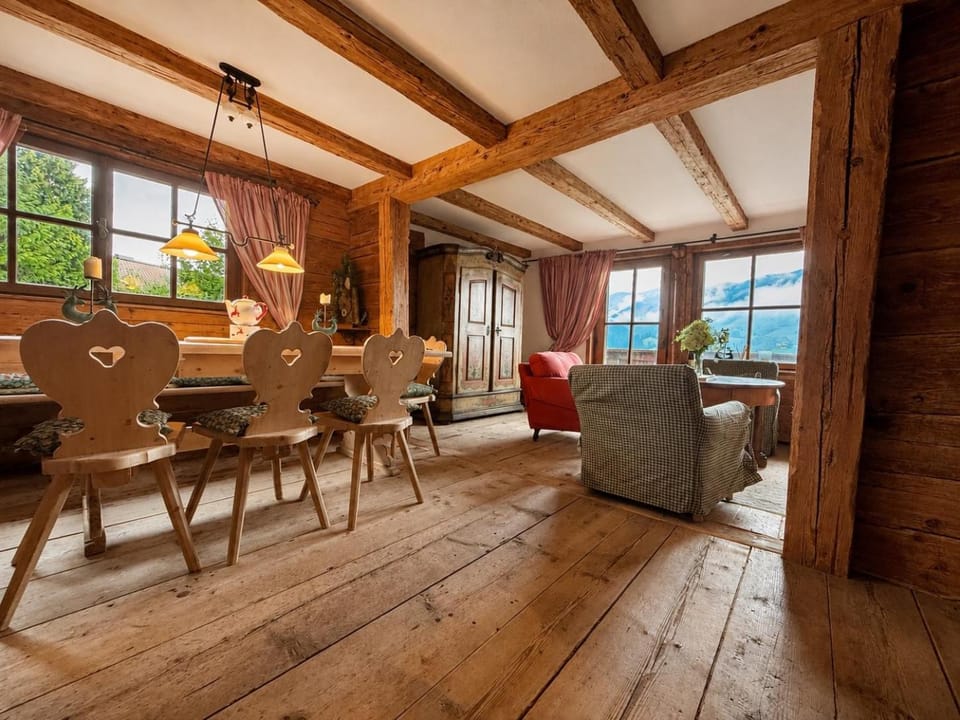 Mountain Chalet for 9 - Stunning Kaiser Panorama Chalet in Tyrol
