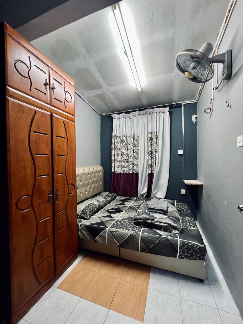 Bed, Photo of the whole room, Bedroom, wardrobe