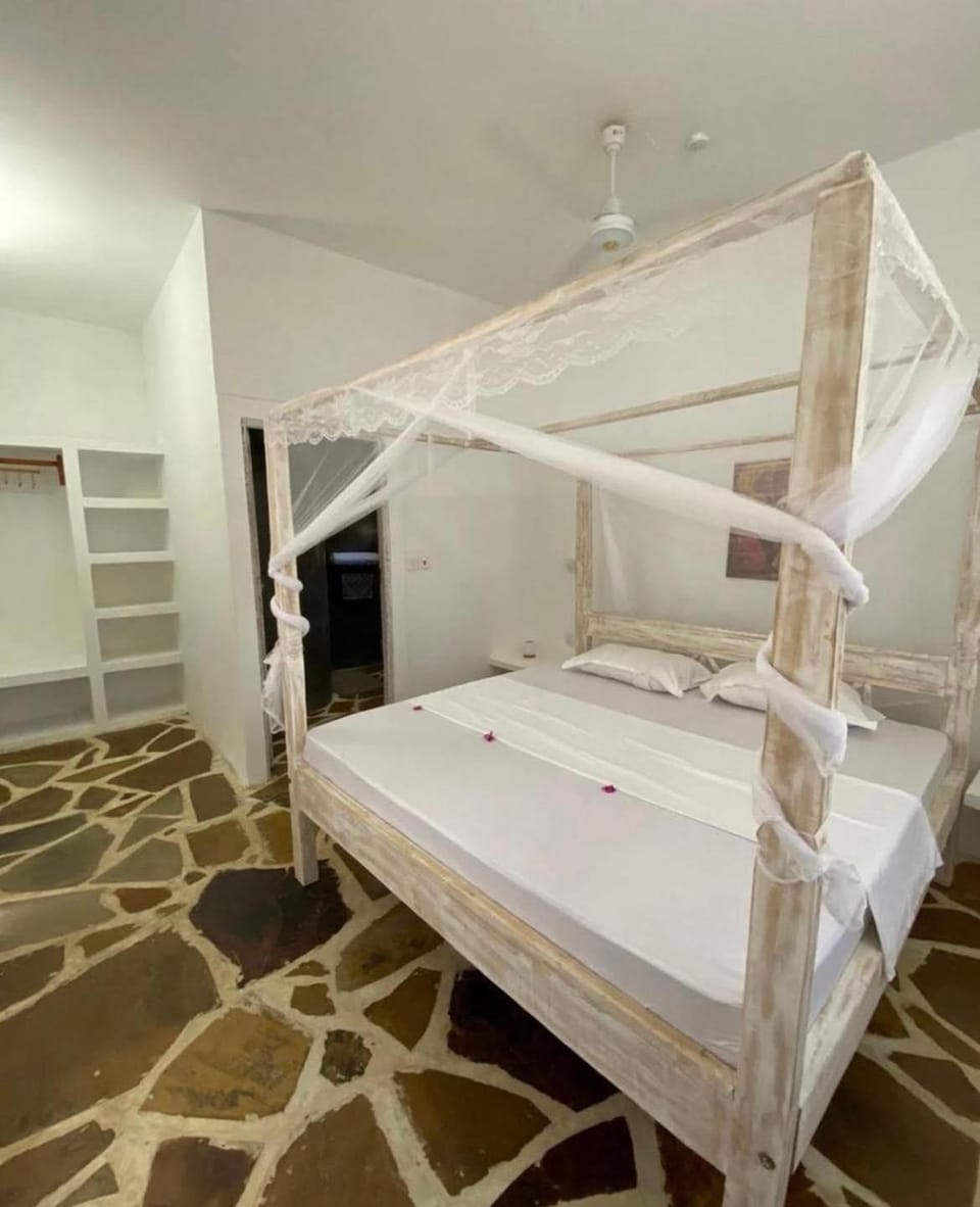 Red Land House Watamu Bed and Breakfast in Kenya
