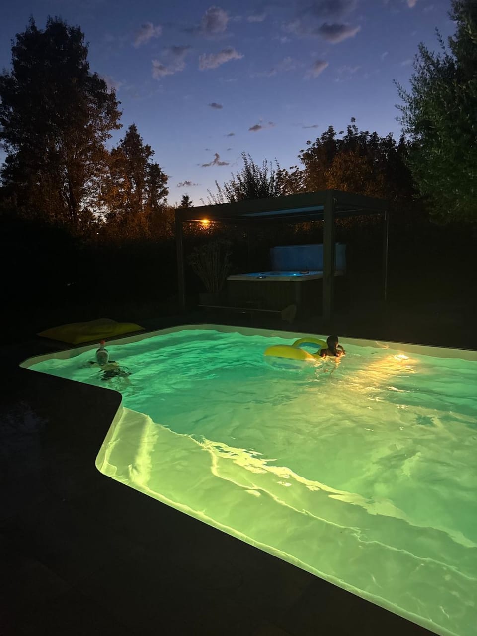 Night, Swimming pool