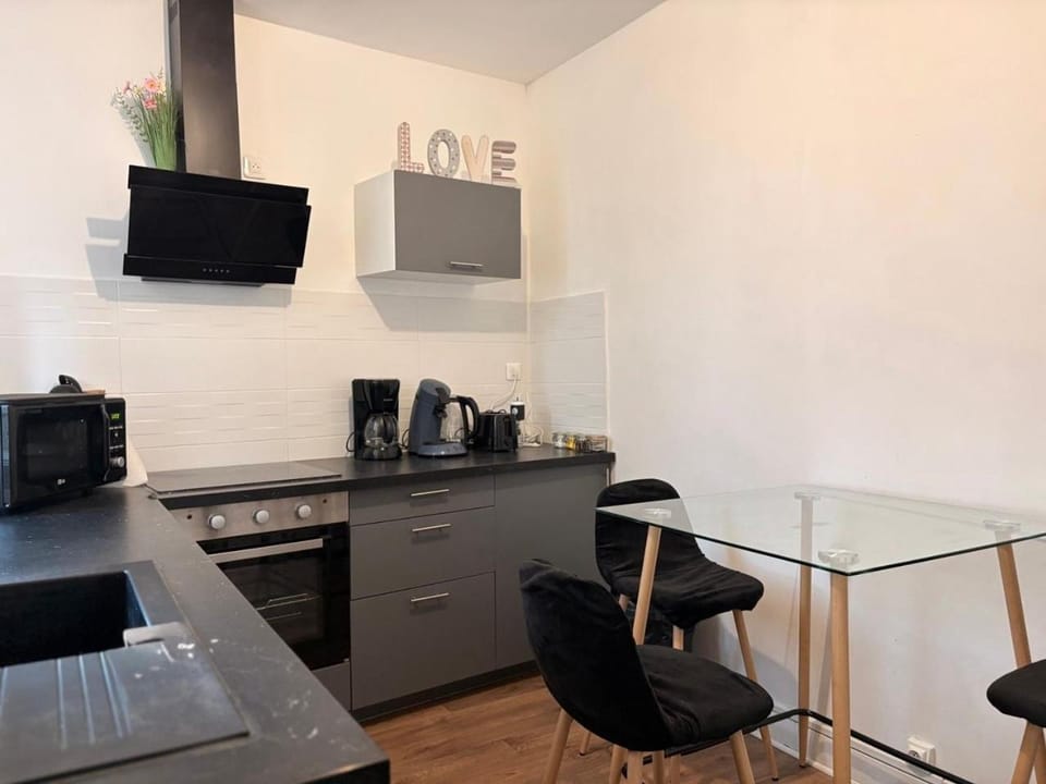 1er étage,F1 ventilé, wifi, centre d'Angers avec Vayny Apartment in Angers