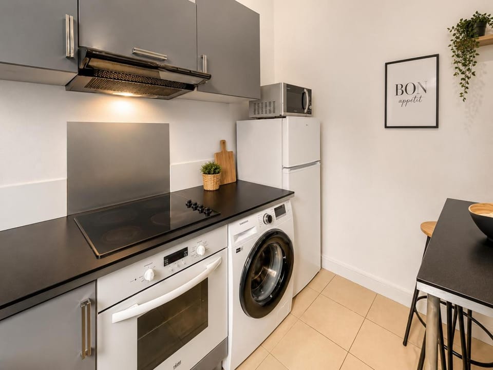 Appartement lumineux au centre de Poissy avec Hauteur sous plafond Apartment in Poissy