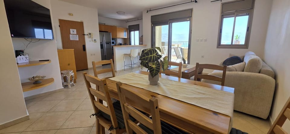 2 bedroom apartment with a balcony and sea view Apartment in Eilat