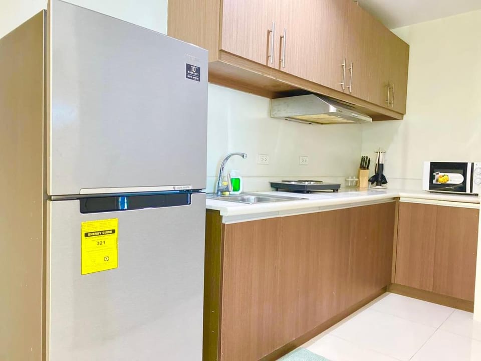 3BRFamilyRm across US Embassy MNL Grand Riviera Suites near MOA 10pax Apartment hotel in Manila City