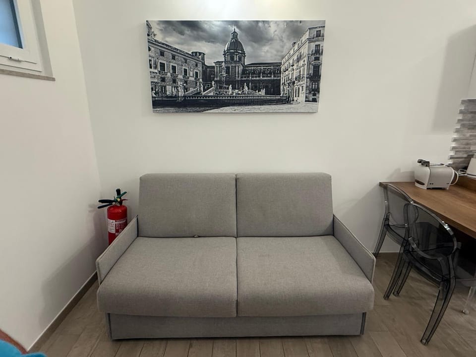 Living room, Decorative detail, Seating area, toaster