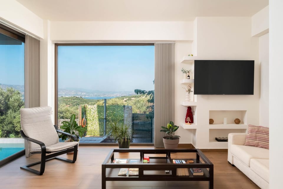 Living room, Seating area, Mountain view, Pool view, Sea view, internet, internet, air conditioner