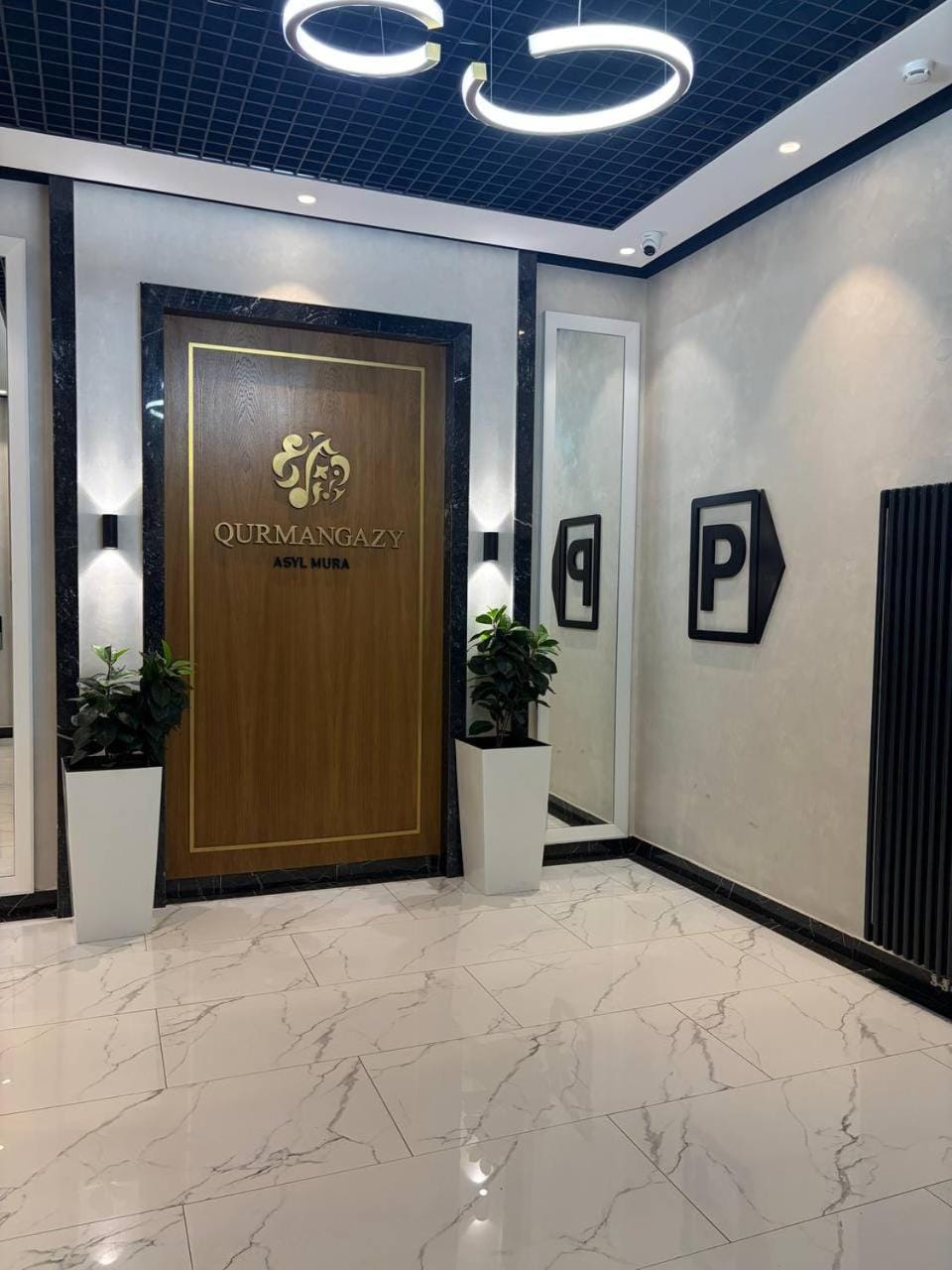 Современный большой апартамент в золотом квадрате Apartment in Kazakhstan