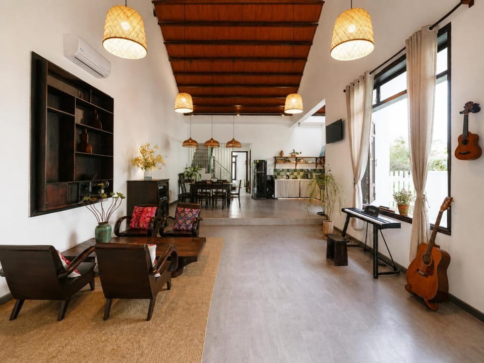 Living room, Seating area