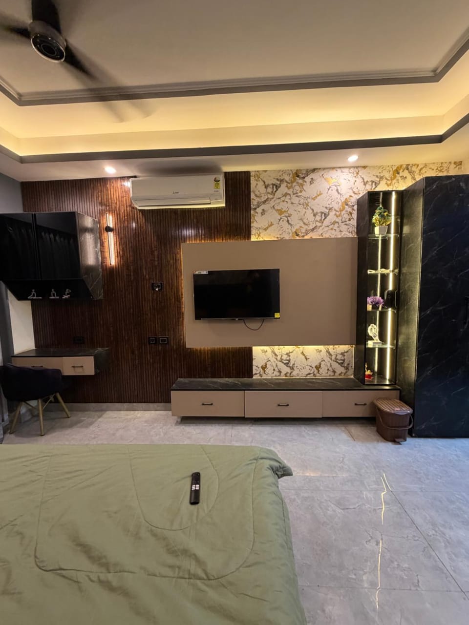 omstays Gr noida and noida Apartment in Noida