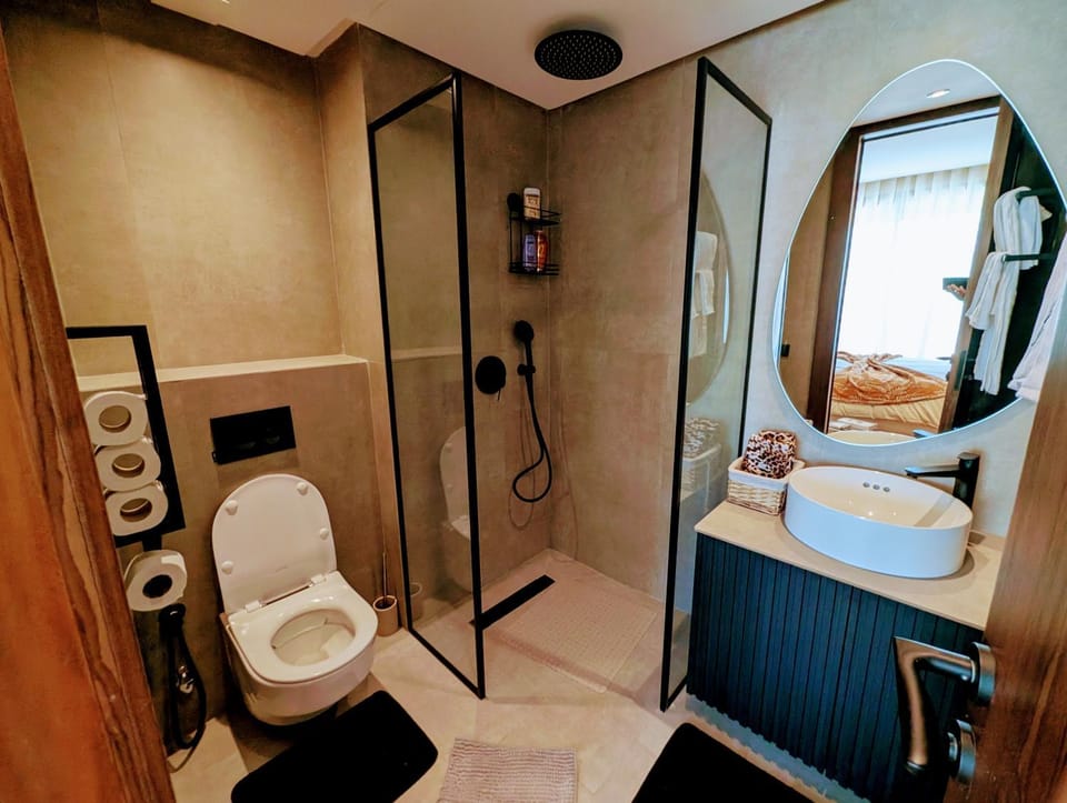 Shower, Toilet, Bathroom