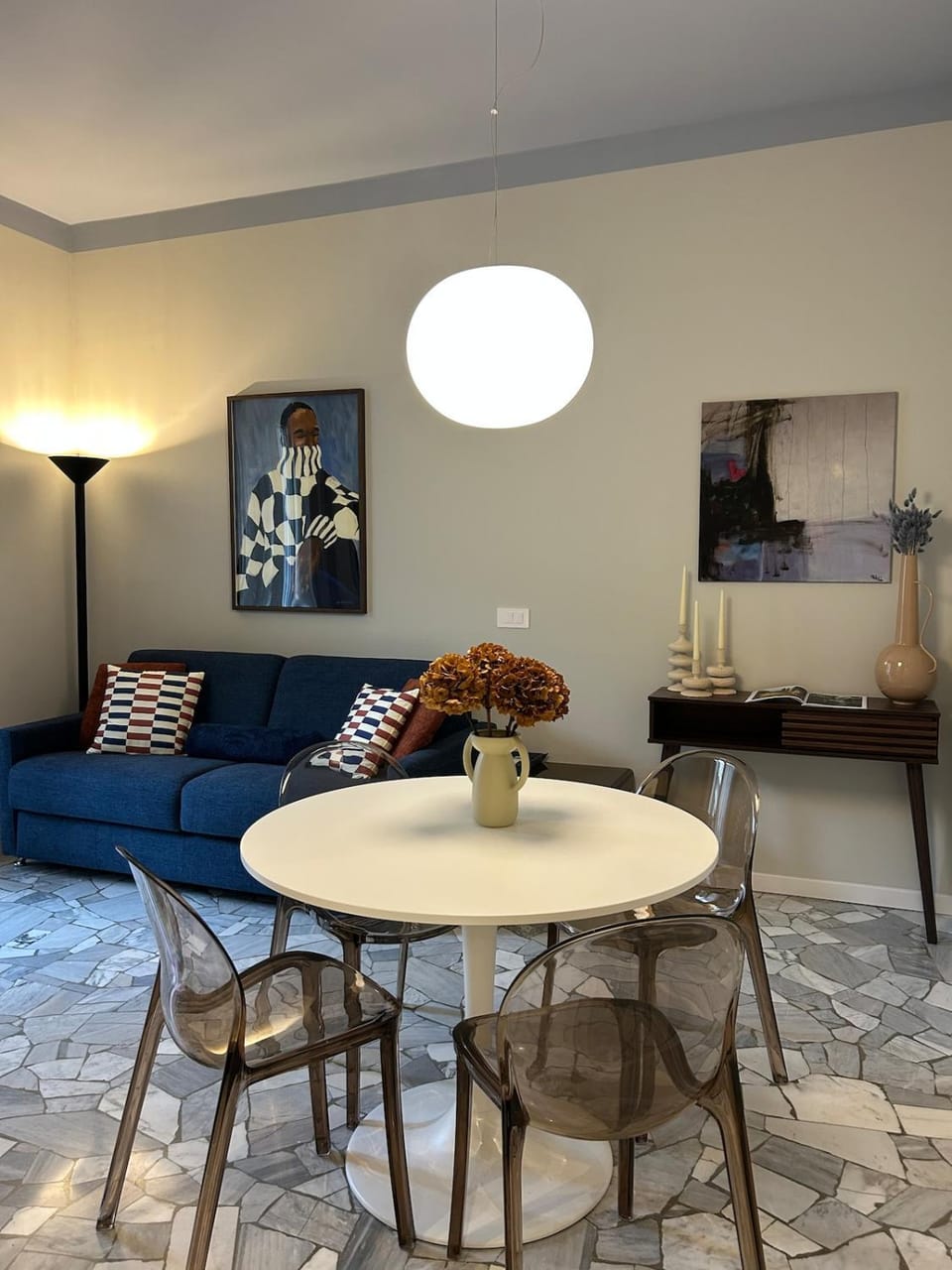 Living room, Dining area