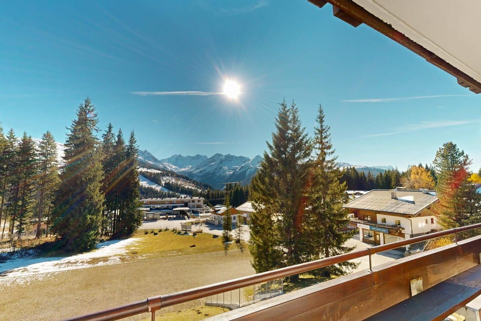 View (from property/room), Balcony/Terrace, Mountain view