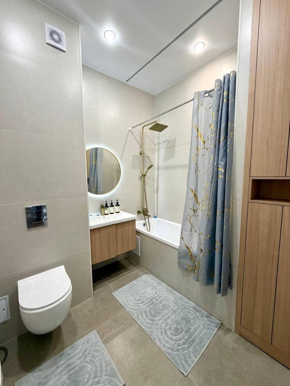 Toilet, Bath