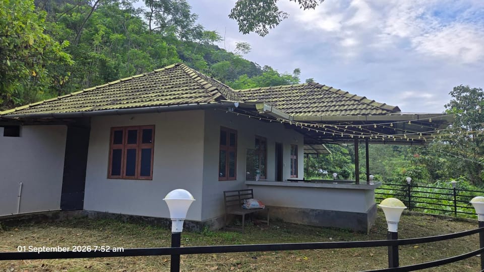 Jungle's Edge Resort Kakkadampoyil House in Kerala