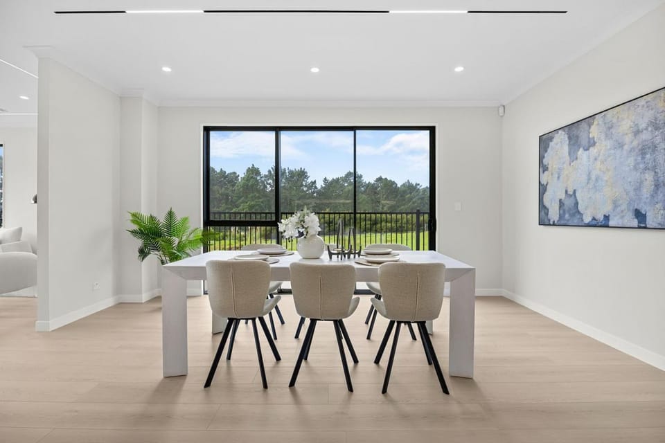Luxury Corner New Home with Central AC 7BR 5BH House in Auckland