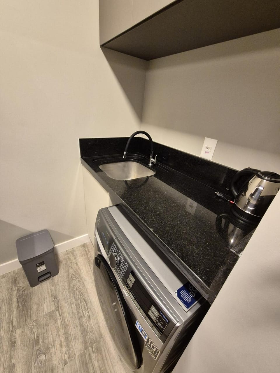 Flat moderno em Meia Praia 300m do mar com piscina Apartment in Porto Belo