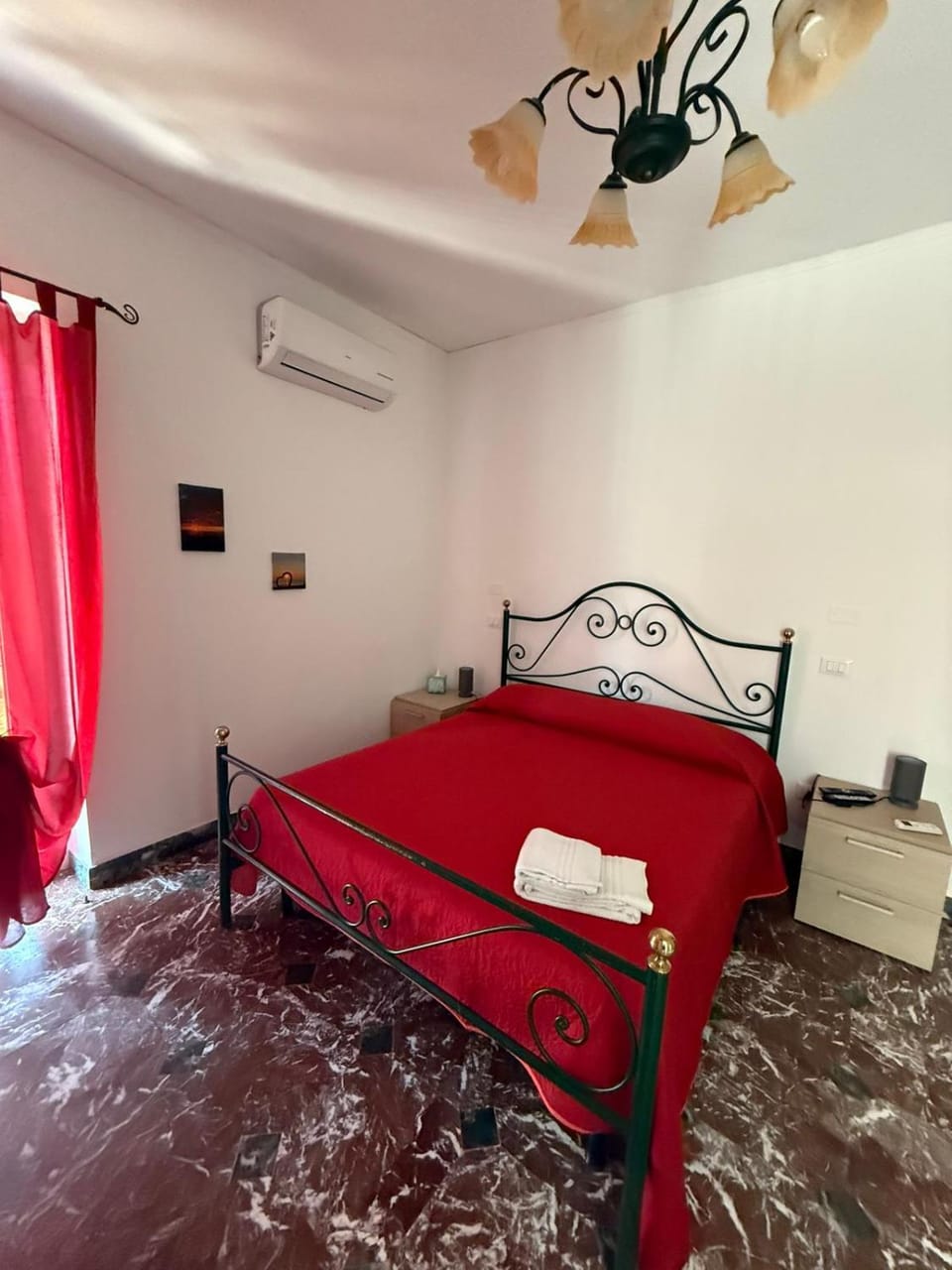 Bed, Photo of the whole room, Bedroom, towels, air conditioner