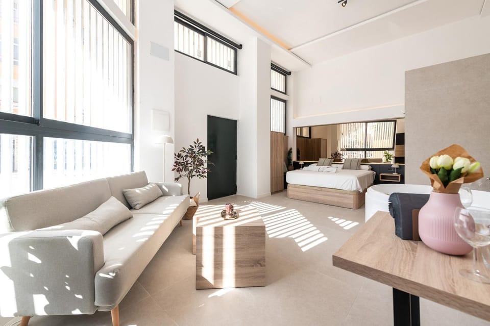 Bed, TV and multimedia, Living room, Photo of the whole room, Dining area