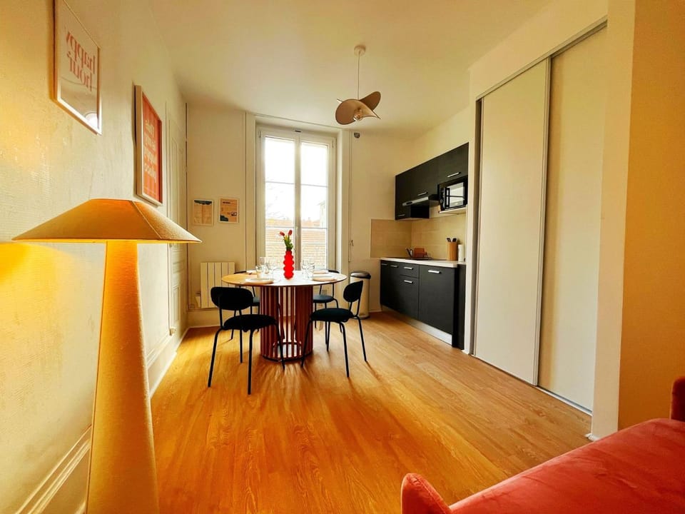 Le Morange - 4 personnes - Check in H24 & Parking Apartment in Lyon
