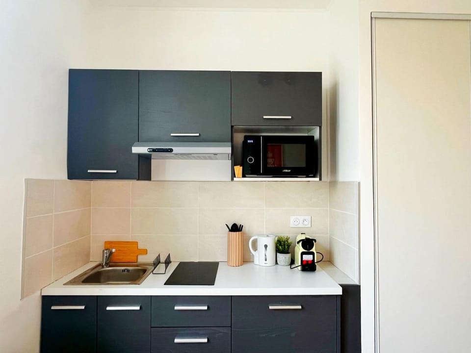Le Morange - 4 personnes - Check in H24 & Parking Apartment in Lyon
