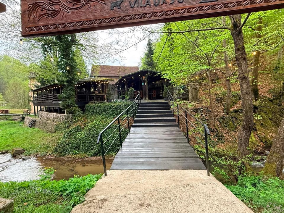 Vila Ursu- Tismana Bed and Breakfast in Romania