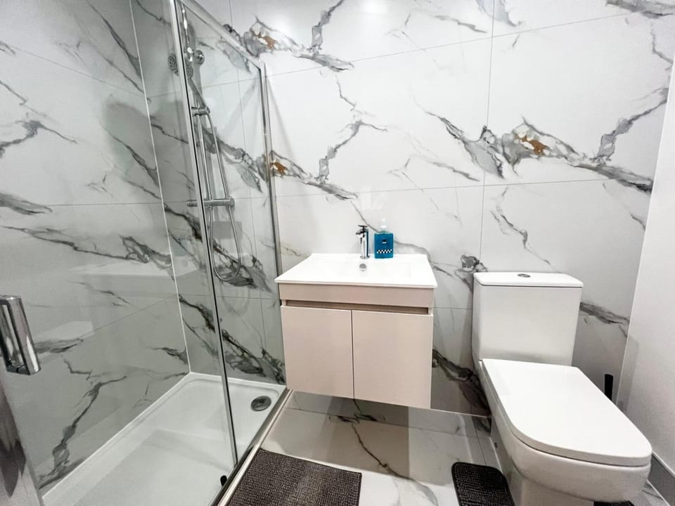 Shower, Bathroom
