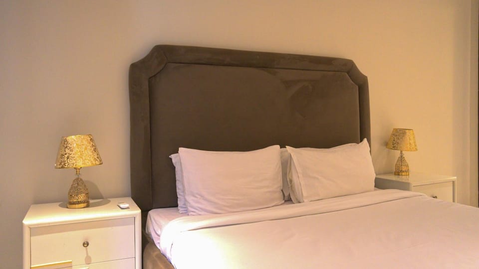 Elegant 1BR in Gulberg III Prime Lahore Location Apartment in Lahore