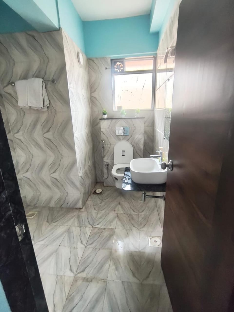 Rooftop 3BHK private pool villa Campground/ 
RV Resort in Maharashtra