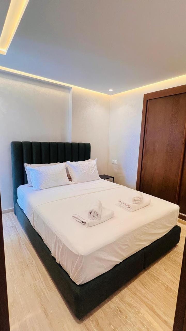 Appartement classe près du Hilton, TGV et plages Apartment in Tangier