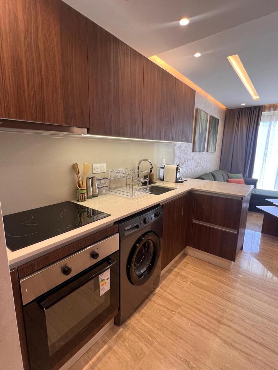 Appartement classe près du Hilton, TGV et plages Apartment in Tangier