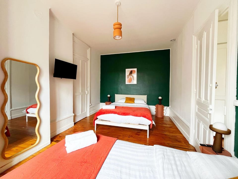 Le Casa - 4 personnes - Check in H24 & Parking Apartment in Lyon