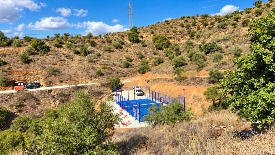 Las Golondrinas Villa with Mountain View House in Andalusia