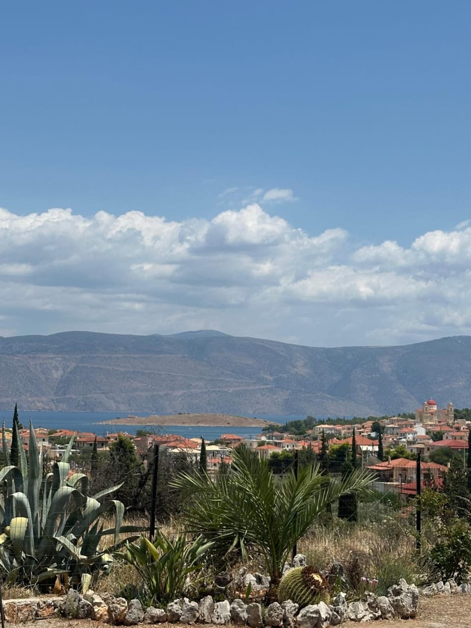 ΑΚΡΟΘΕΑ seaside panoramic maisonette Galaxidi Apartment in Greece