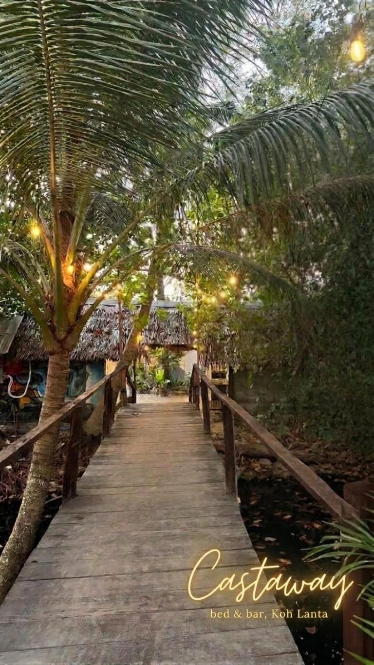 Castaway bed & bar , Koh Lanta Hostel in Sala Dan