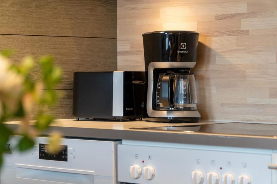 Coffee/tea facilities, dishwasher, toaster