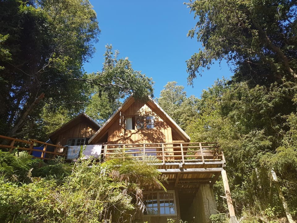 Casa frente a Lago Calafquén con acceso directo al lago Apartment in Los Ríos, Chile