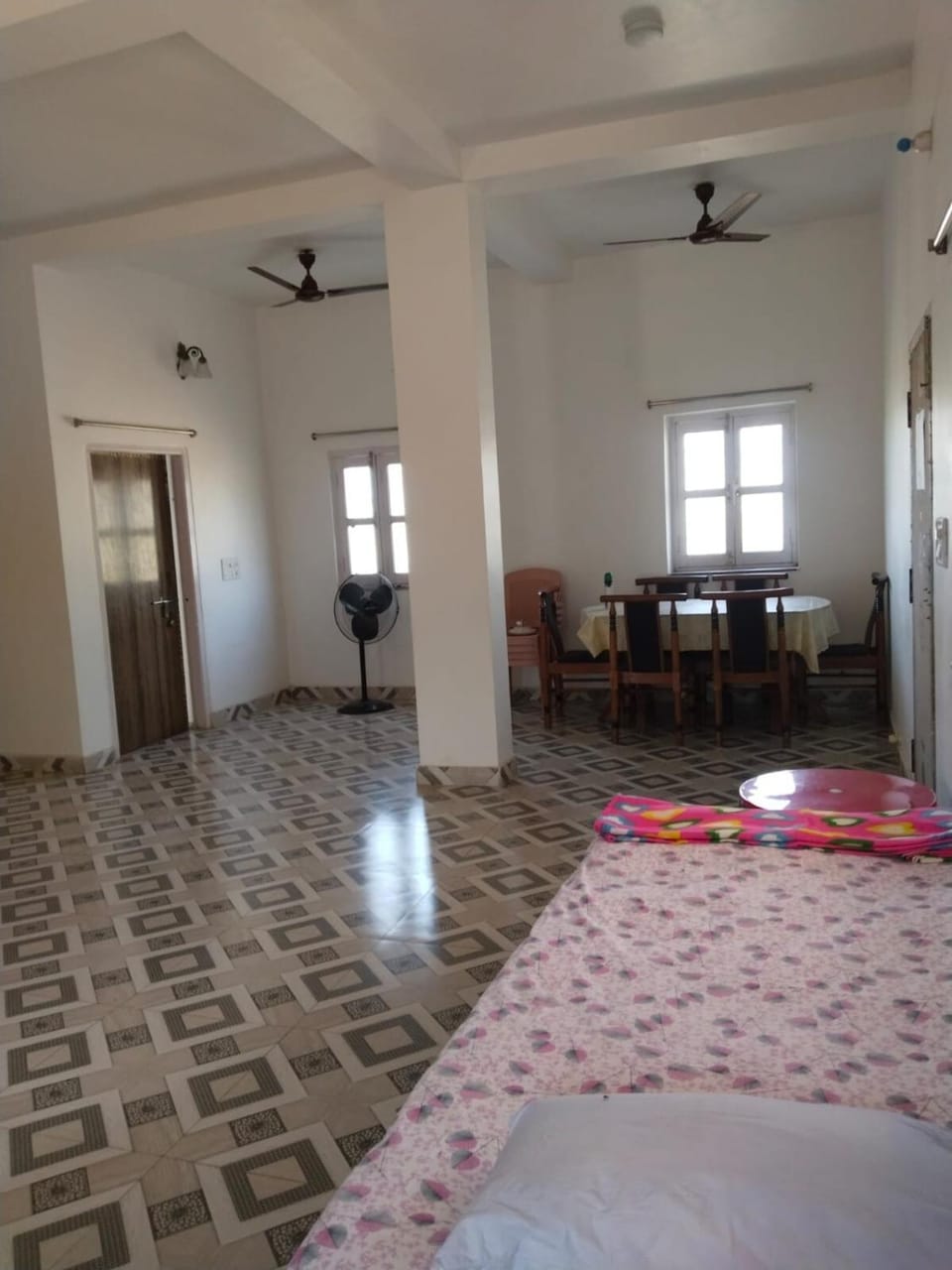 Bed, Photo of the whole room, Dining area