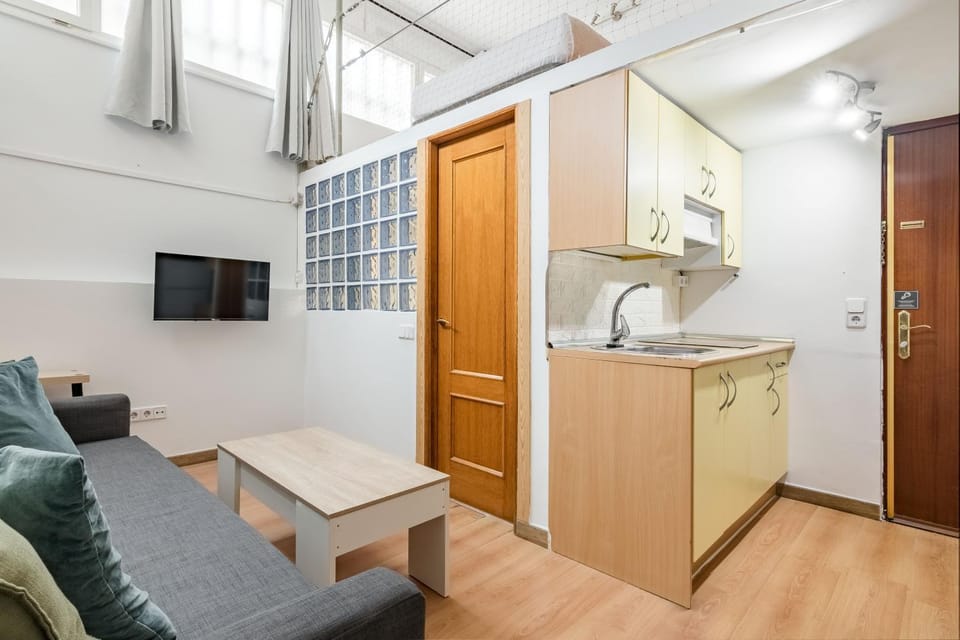 TV and multimedia, Kitchen or kitchenette, Seating area