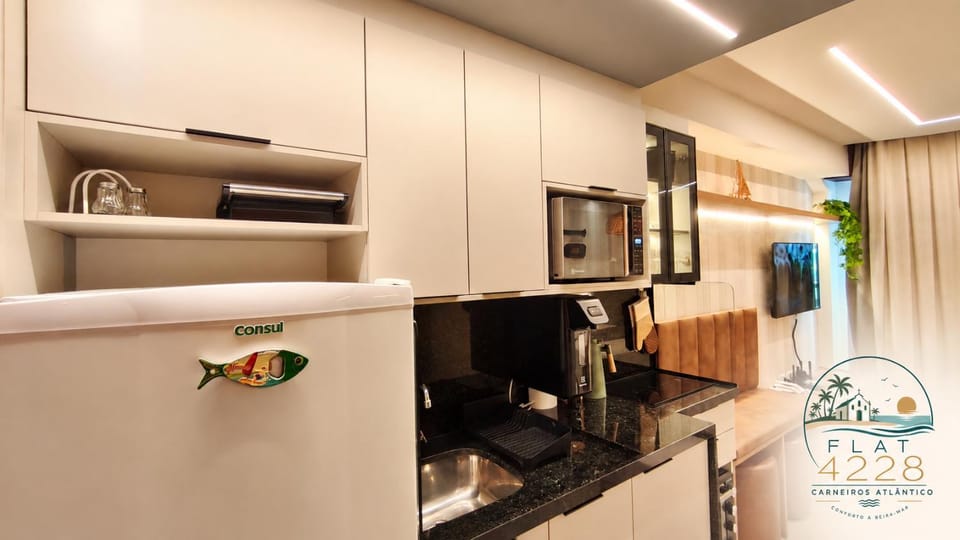 Kitchen or kitchenette, dishwasher, minibar, oven