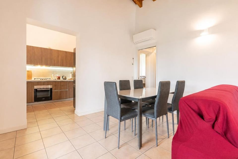 Easy Stay vineyards, patio, pool, private garage Apartment in Lake Garda