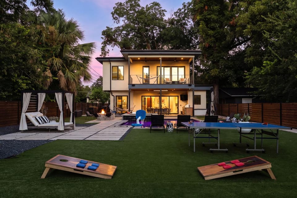 Eastside Swim - Pool Spa Movie Room - Sleeps 13 House in Austin