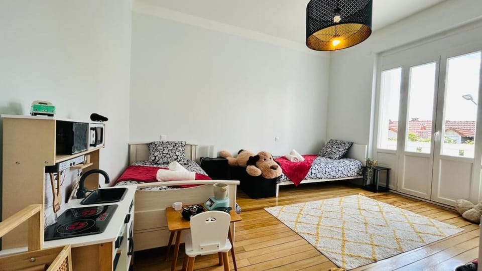 Gîte de la Marne Maison 10 pers avec Jardin Apartment in Auvergne-Rhône-Alpes