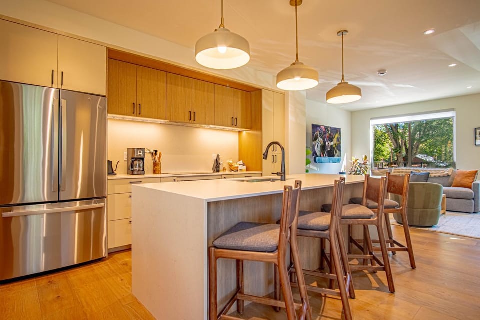 Kitchen or kitchenette, kitchen