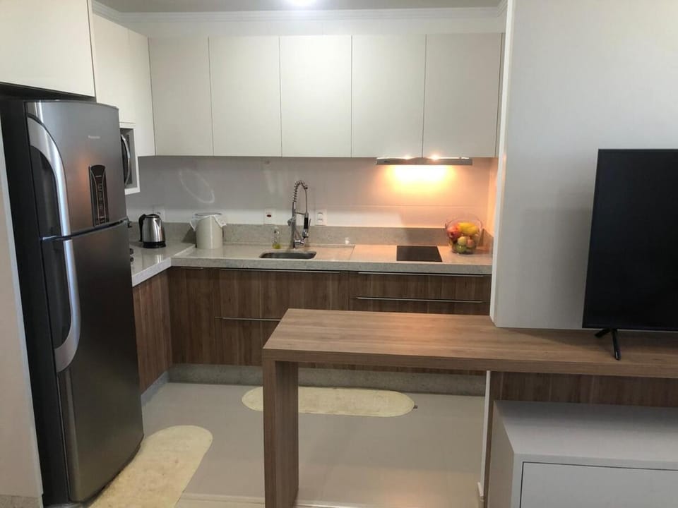 NOVO - 100m do Shopping JLSuite + 1 Quarto Casal Apartment in Cascavel