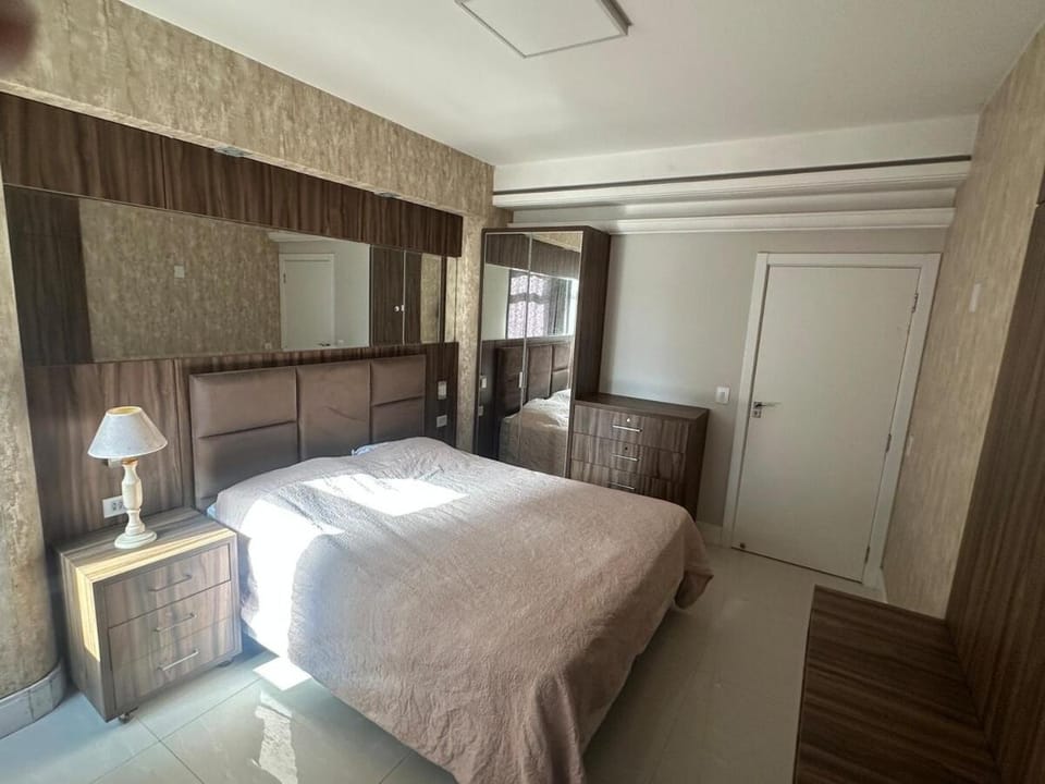 Luxo a 50m do mar na rua 2000 Apartment in Camboriú