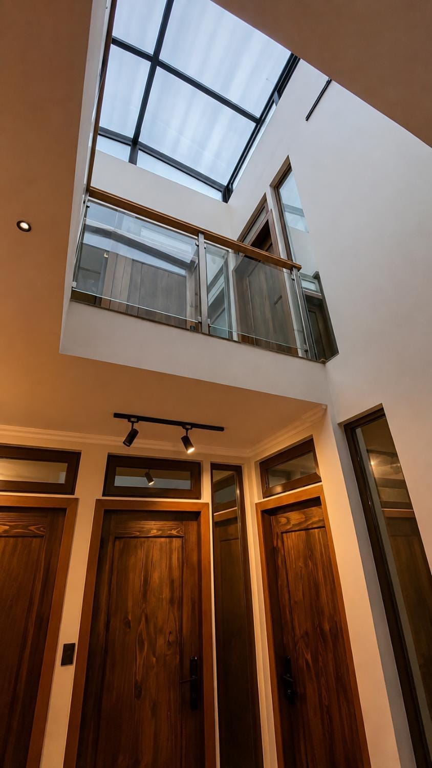 Other, Inner courtyard view, internet