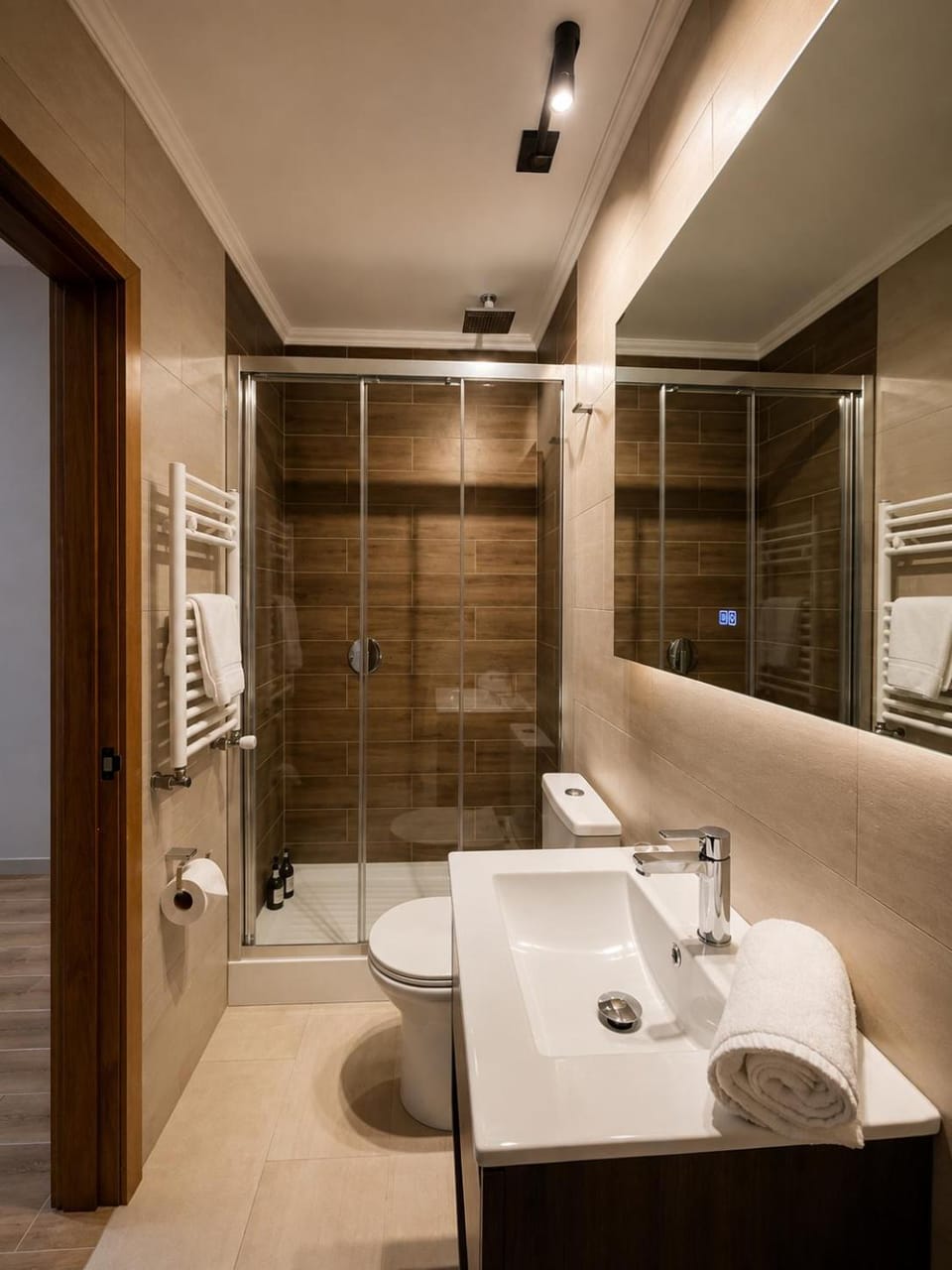 Shower, Toilet, Bathroom, towels
