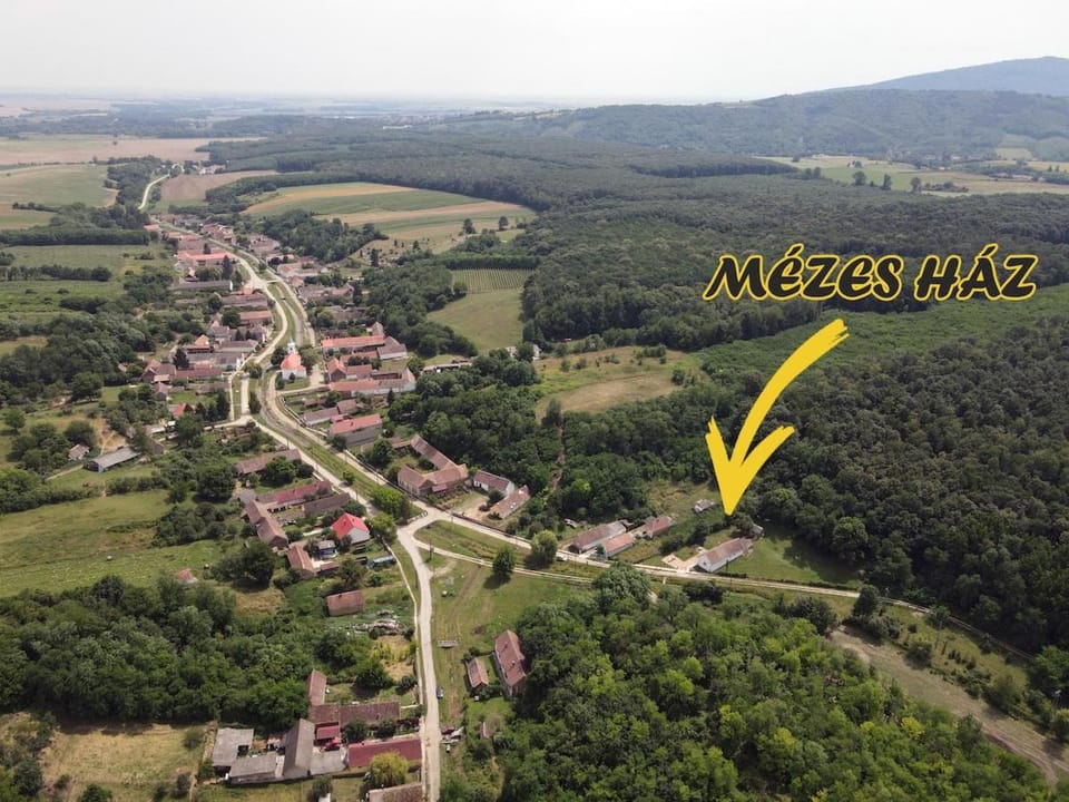 Mézesház Kisjakabfalva House in Hungary
