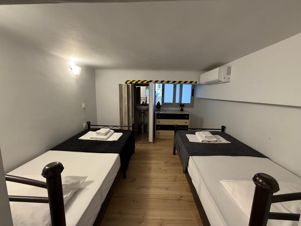 Surrounding Acropolis mezzanine Apartment in Athens