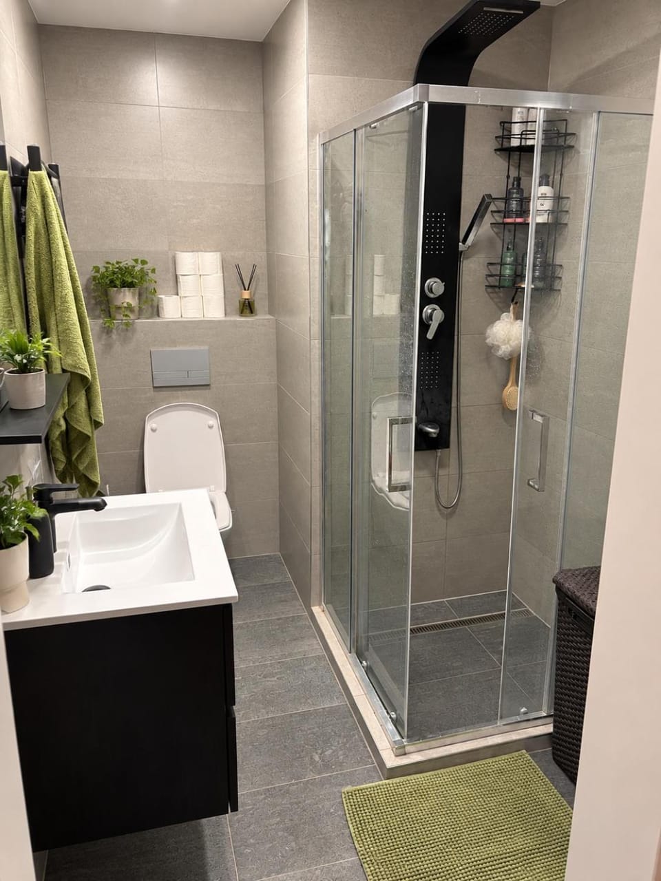 Shower, Bathroom, towels